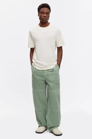 Mens Manzala Casual Pant in Vibrant Hedge Green