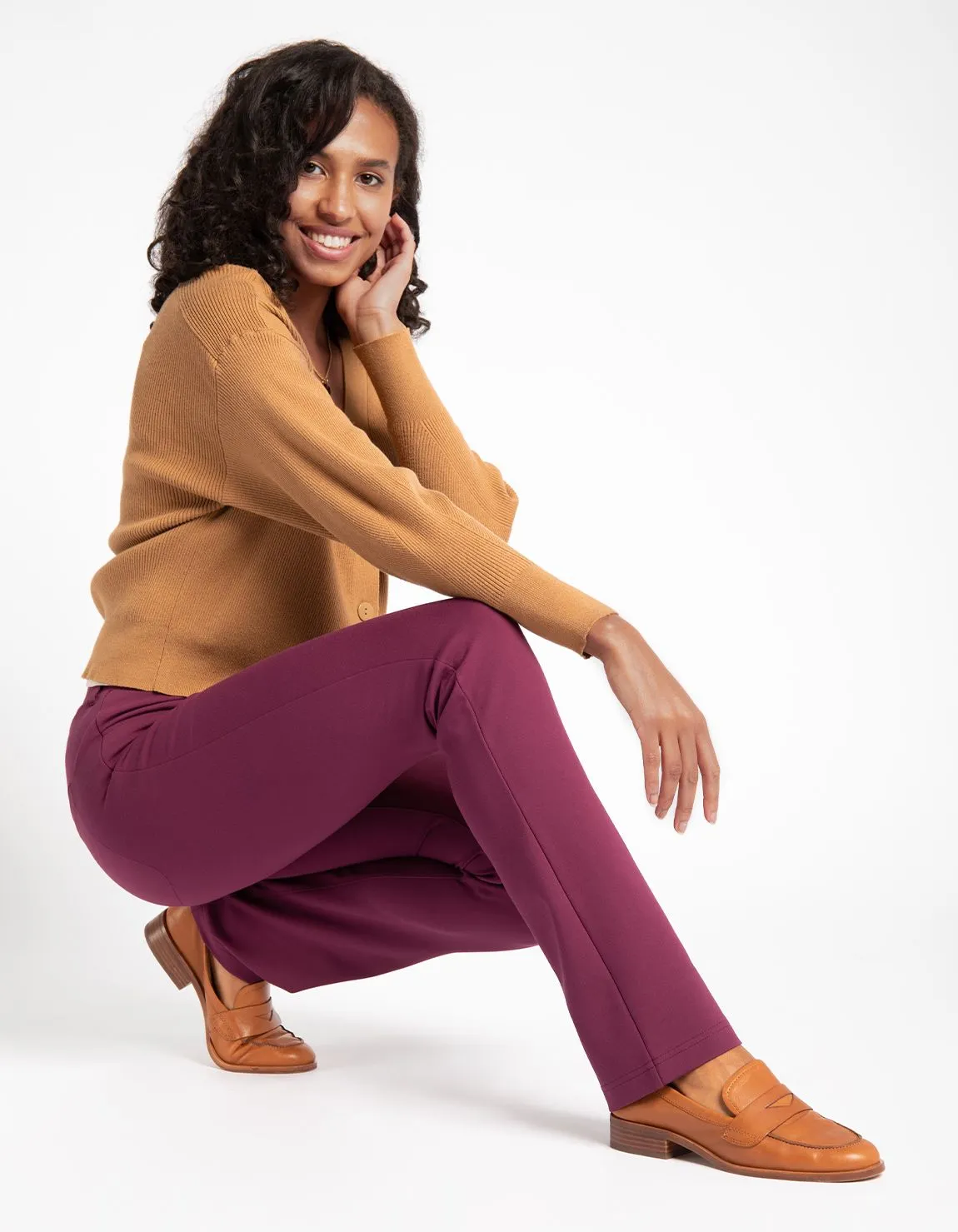 Straight-Leg | 7-Pocket Dress Pant Yoga Pants (Sangria)